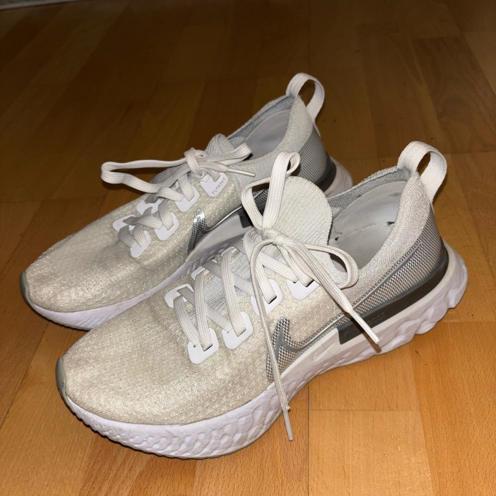 NIKE flyknit women’s